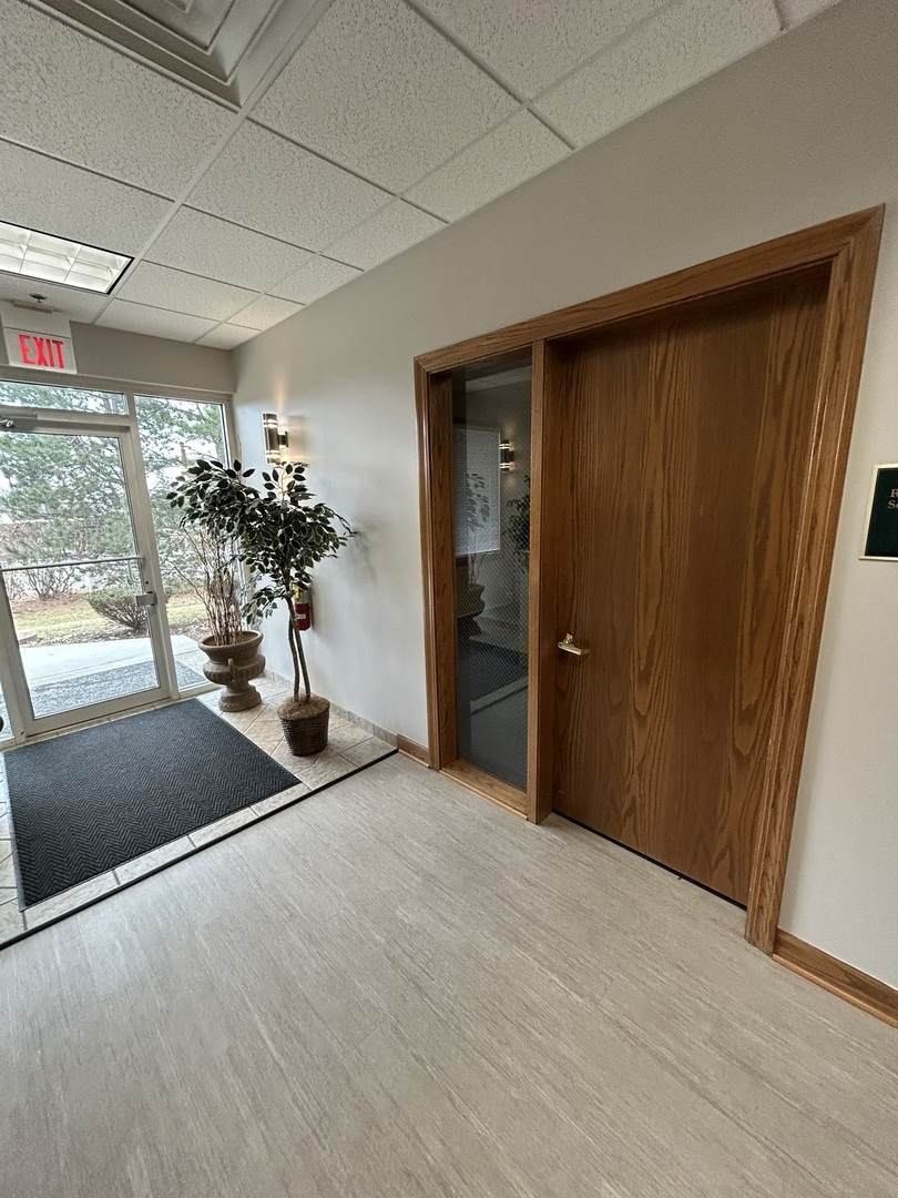 1510 Plainfield Road - Photo 1
