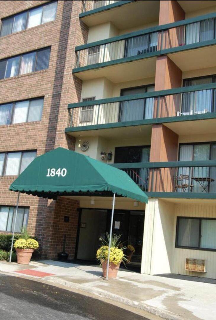 1840 Huntington Boulevard - Photo 1
