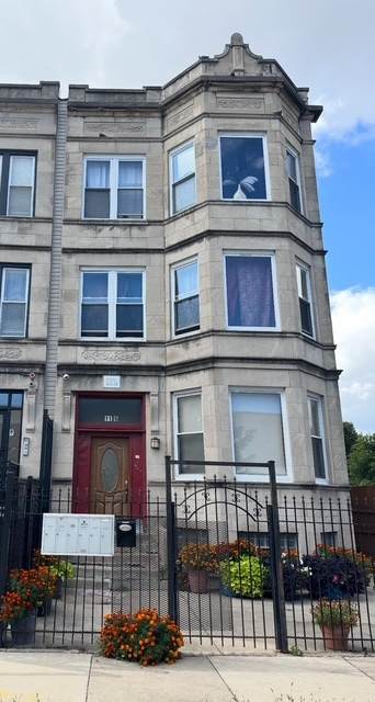 1106 Francisco Avenue - Photo 1