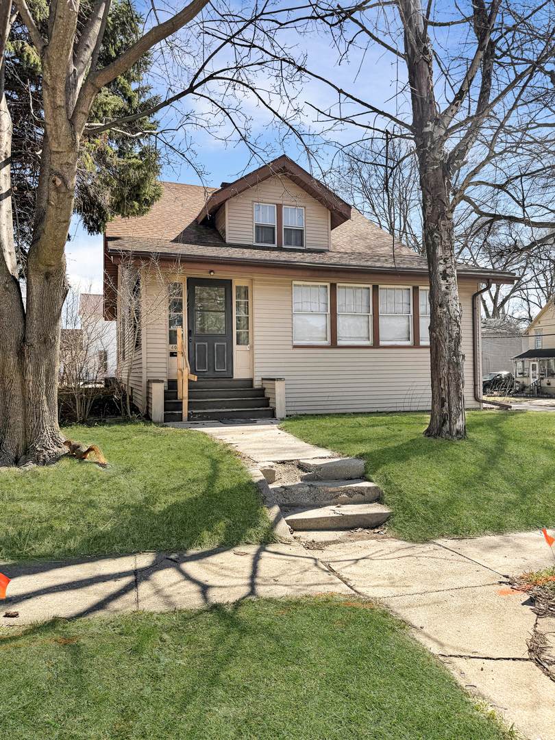 405 Apple Avenue - Photo 1