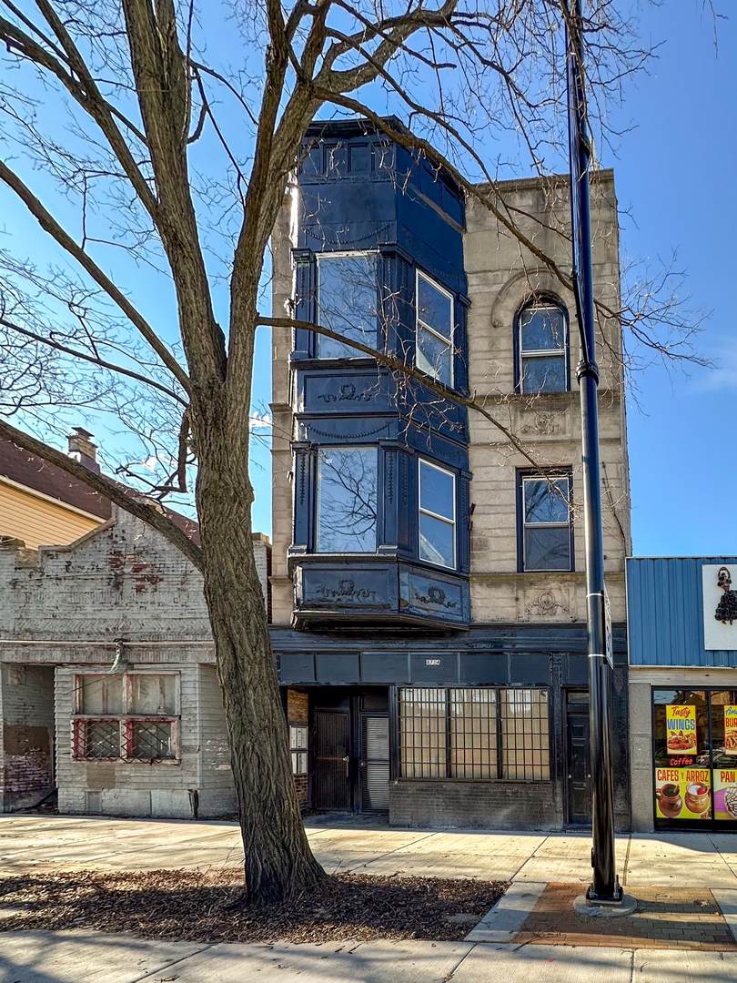 8714 Commercial Avenue - Photo 1