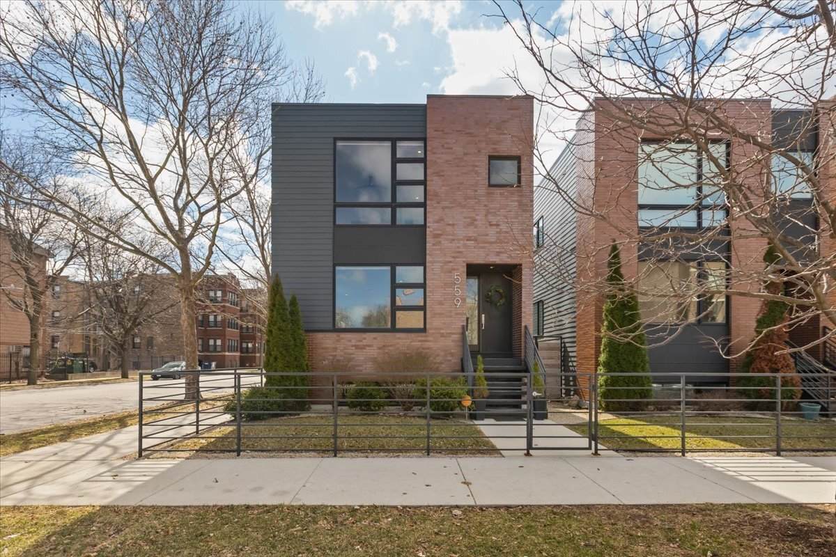 559 50th Street - Photo 1
