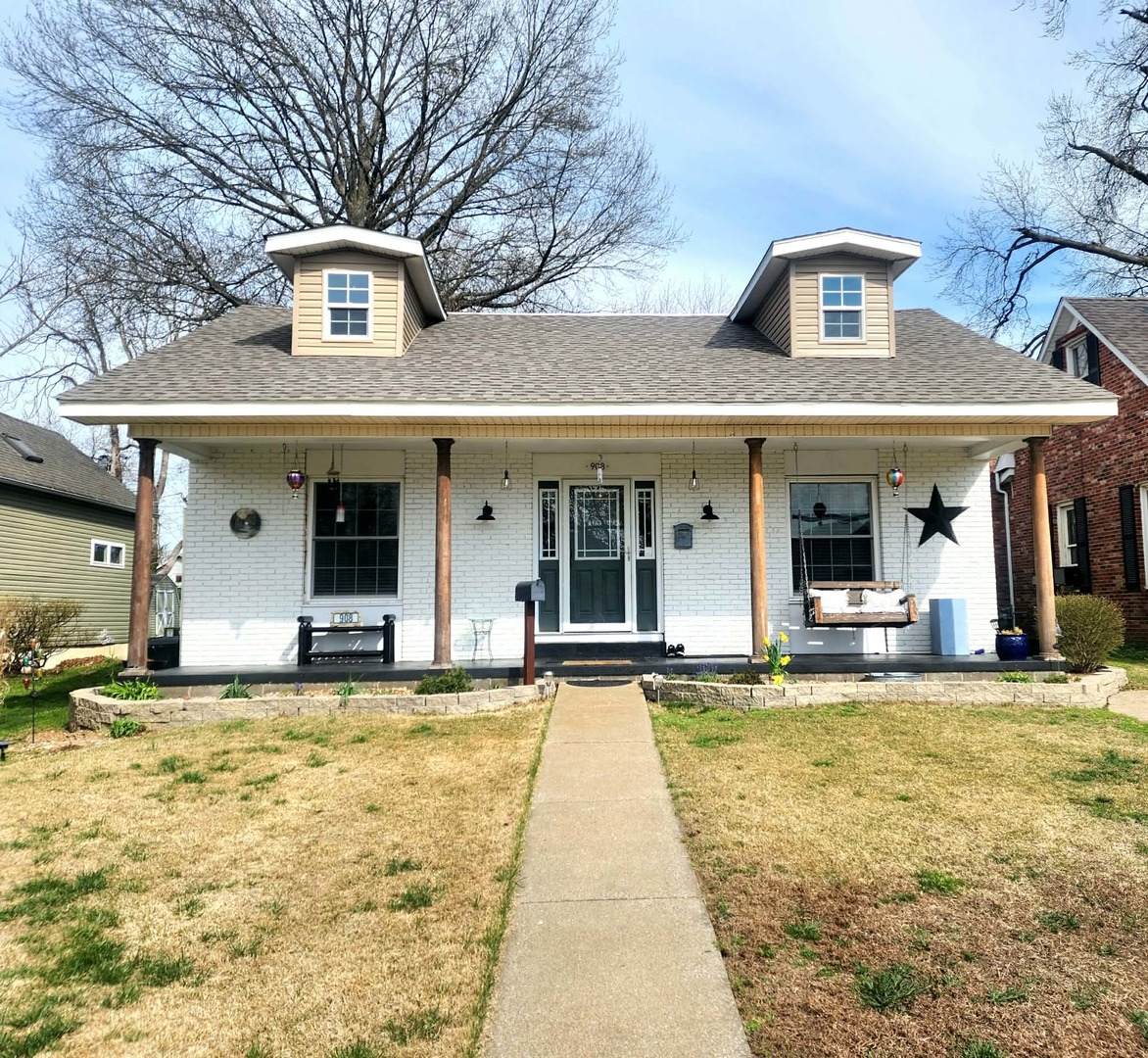 908 13th Street - Photo 1