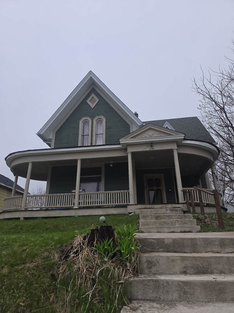 1210 Tremont Avenue - Photo 1