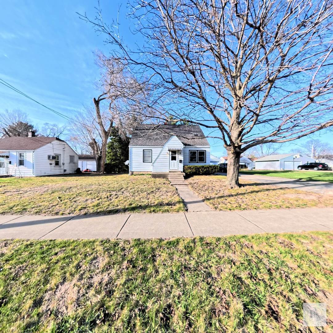 206 4th Street - Photo 1