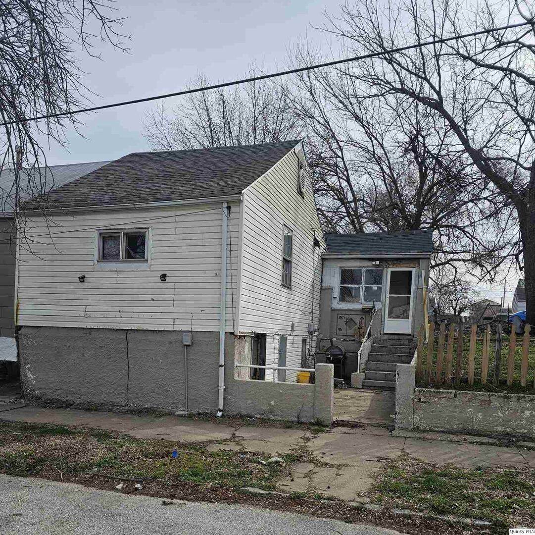 733 7th Street - Photo 1