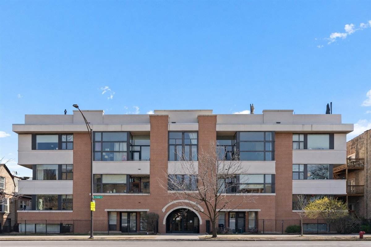 2065 Kedzie Avenue - Photo 1