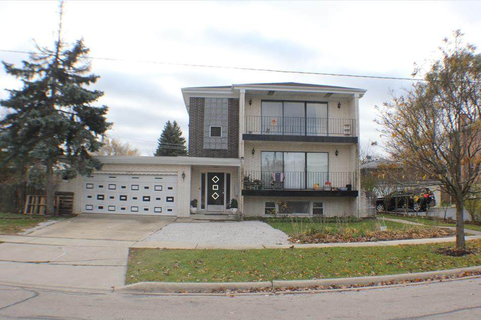 16W611 56th Street - Photo 1