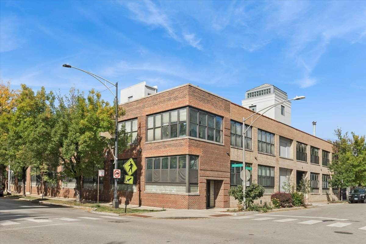2804 Lakewood Avenue - Photo 1