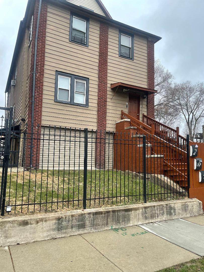 5918 Calumet Avenue - Photo 1