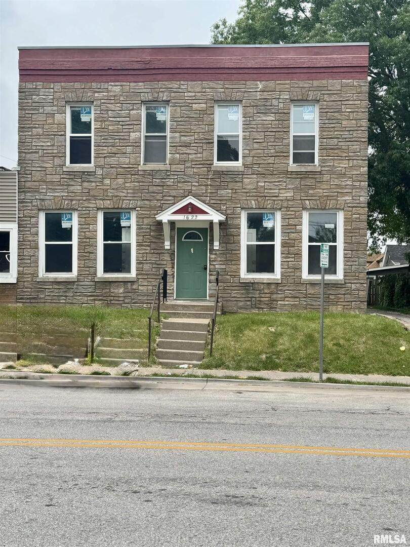 1622 Washington Street - Photo 1
