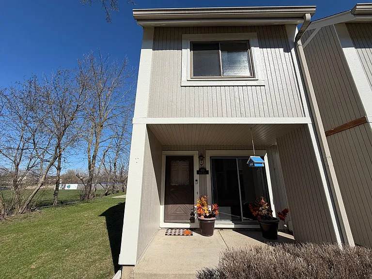 634 Robin Court - Photo 1