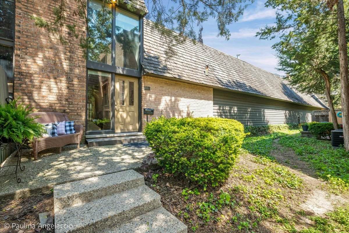 586 Russell Street - Photo 1