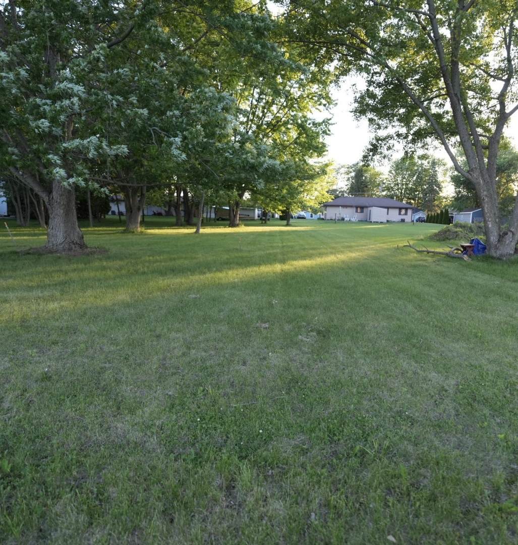 906 Center Street - Photo 1