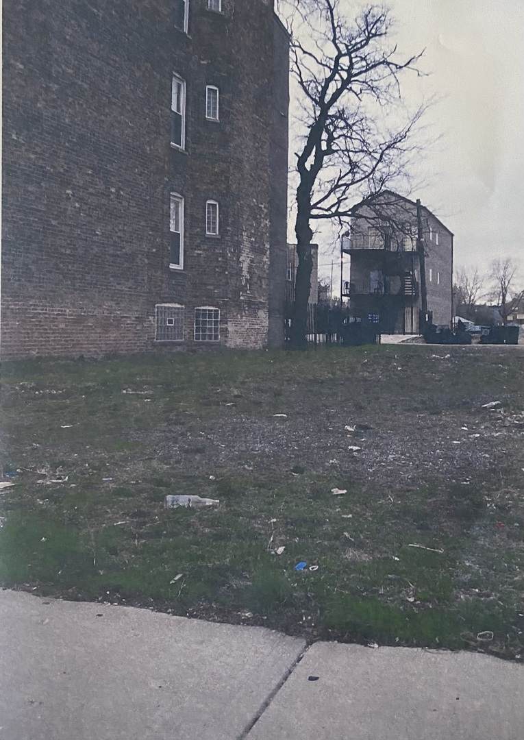 1104 Richmond Street - Photo 1