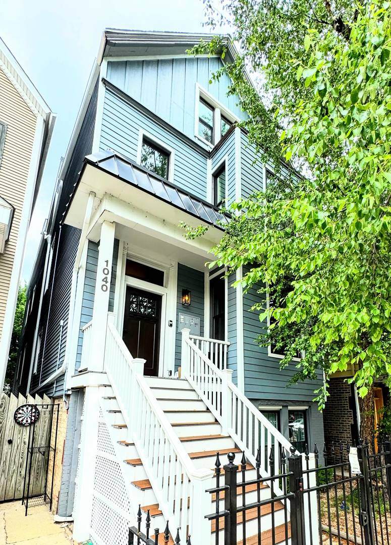 1040 Roscoe Street - Photo 1