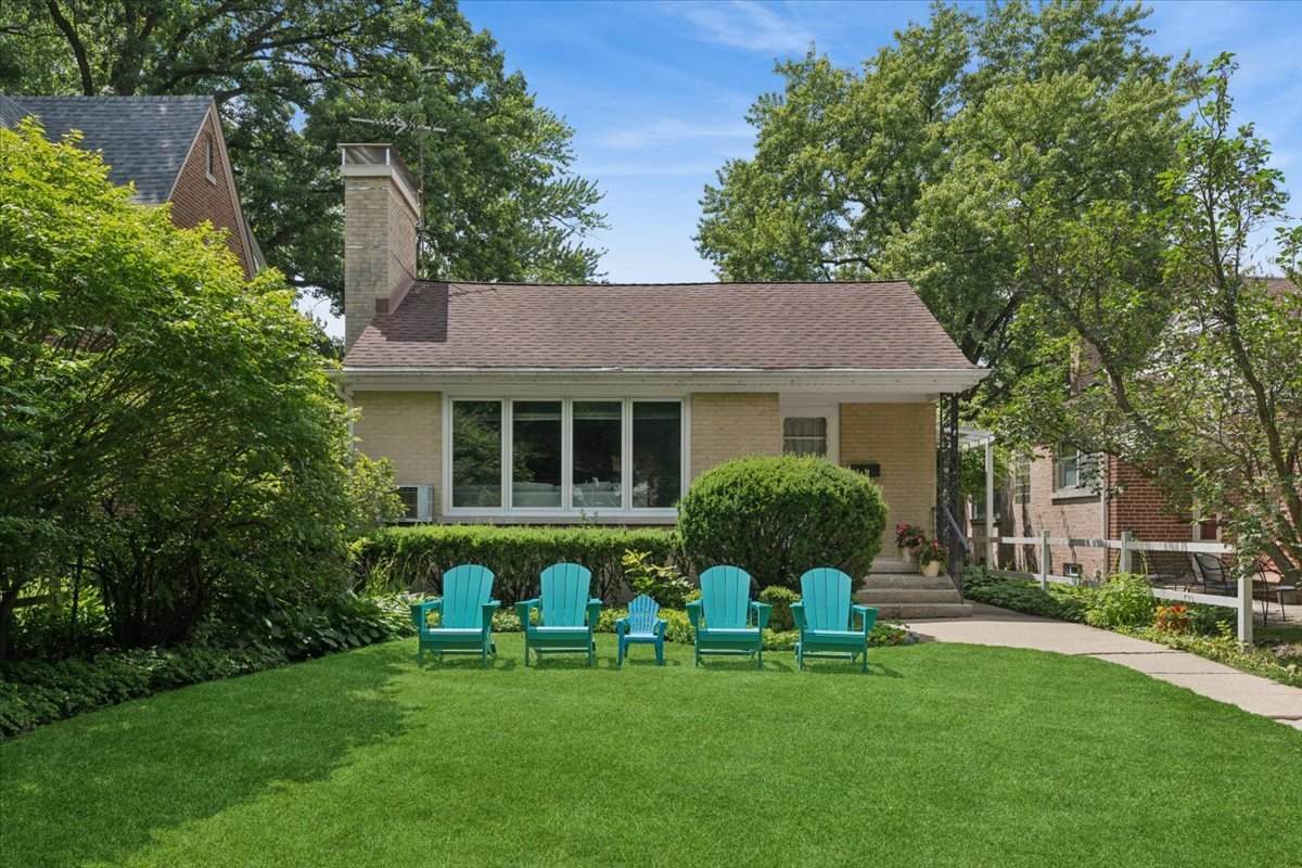 2422 Ridgeway Avenue - Photo 1
