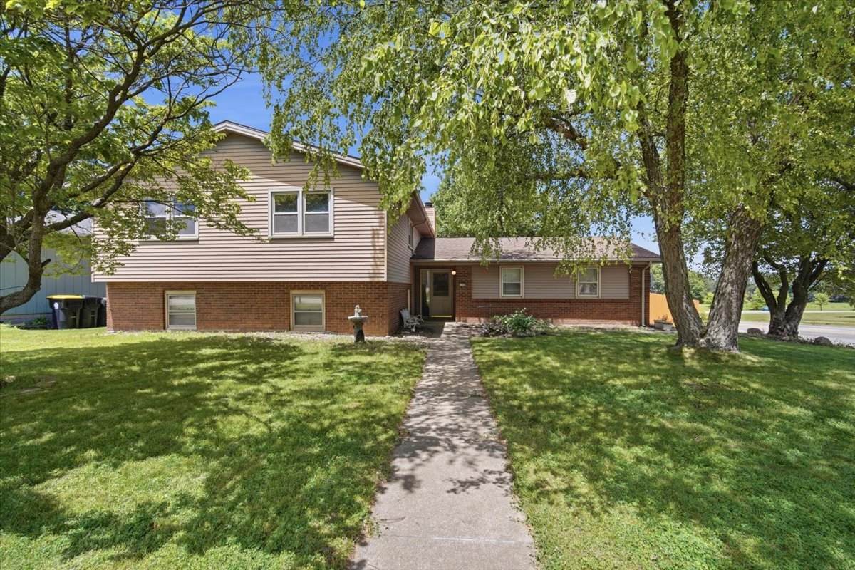 1428 Hanson Drive - Photo 1