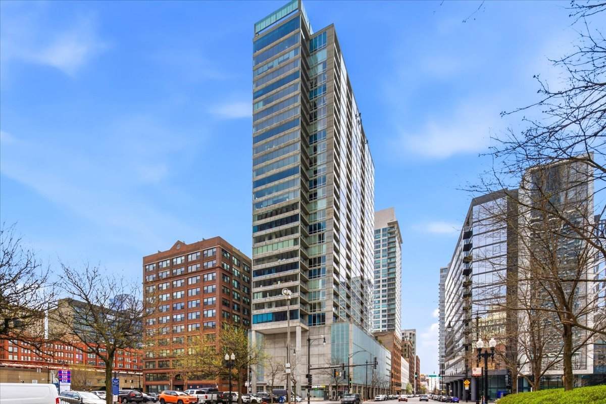 611 Wells Street - Photo 1