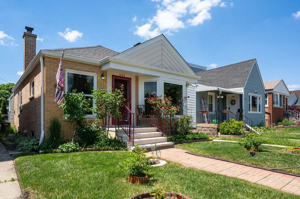 3848 Plainfield Avenue - Photo 1