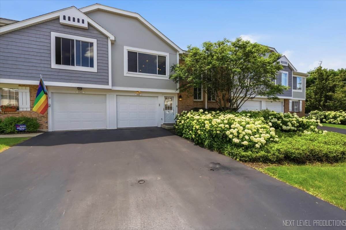27W403 Melrose Lane - Photo 1