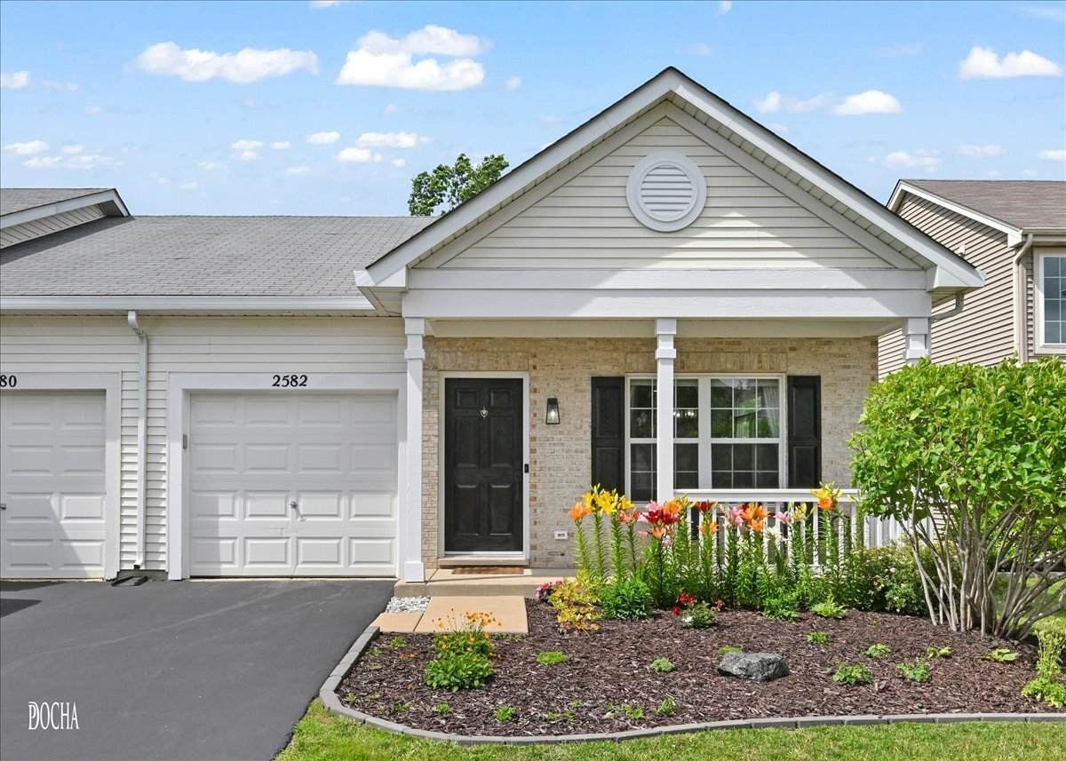 2582 Carlisle Lane - Photo 1