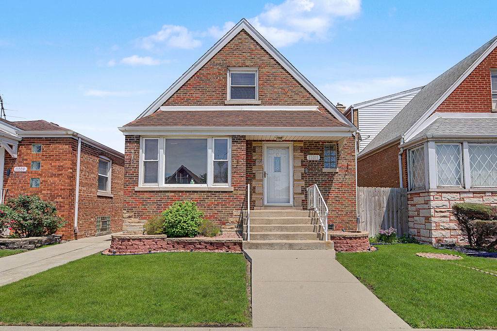 11011 Avenue L - Photo 1