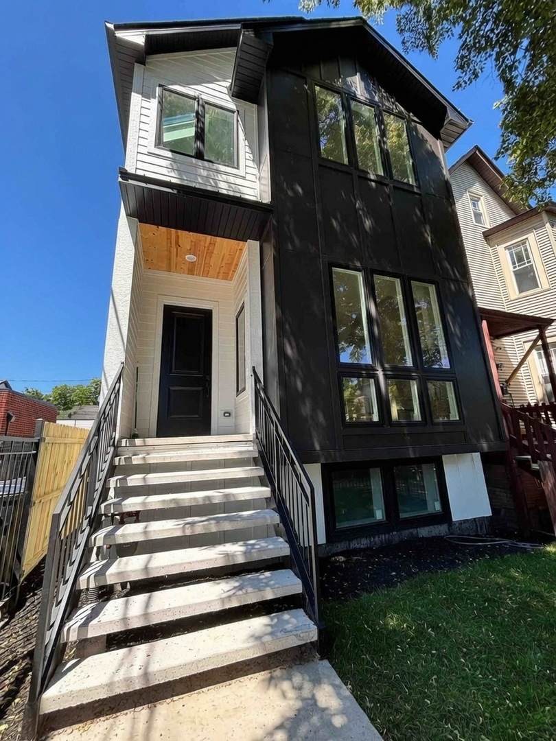 1914 Rockwell Street - Photo 1