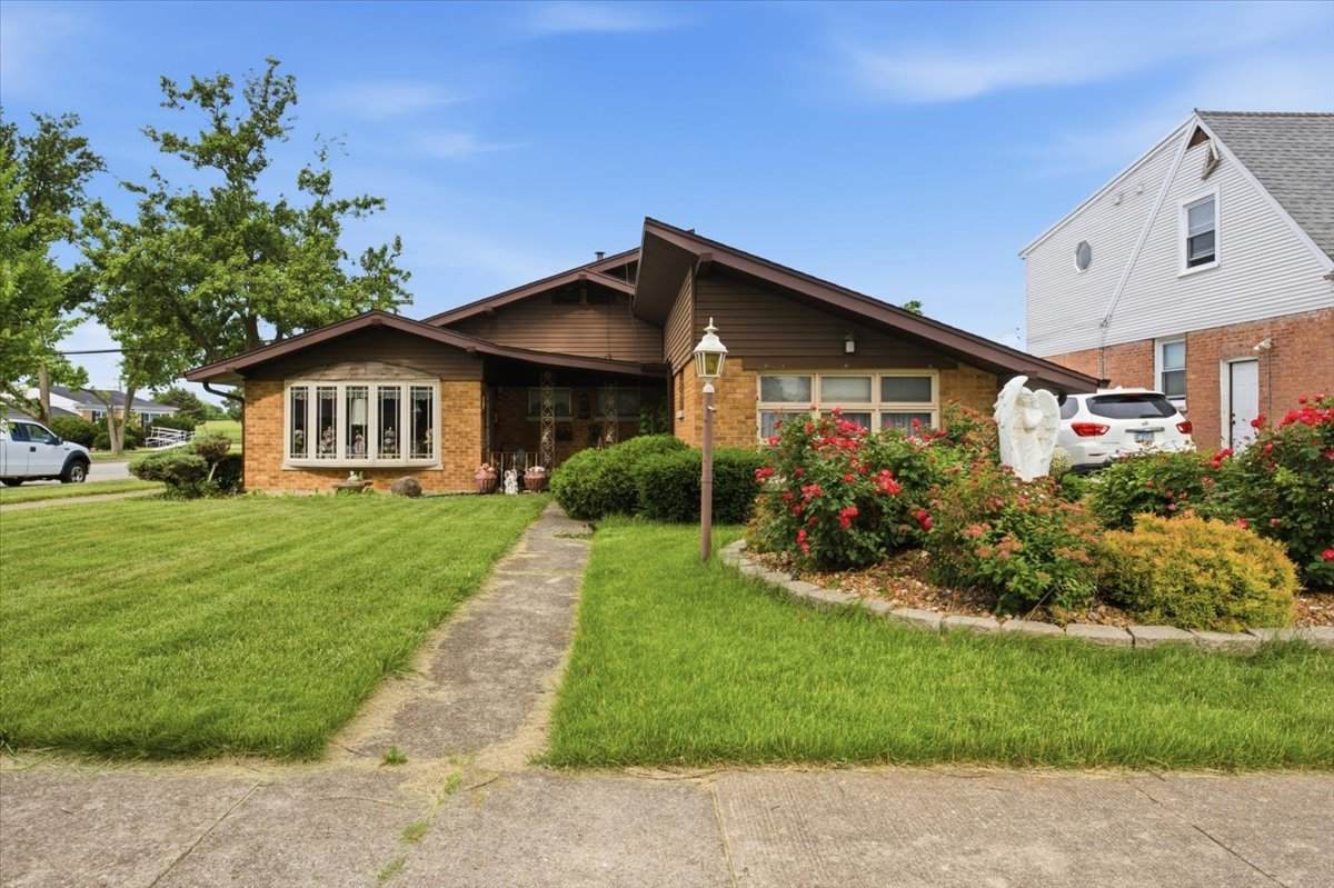 1556 Heidorn Avenue - Photo 1
