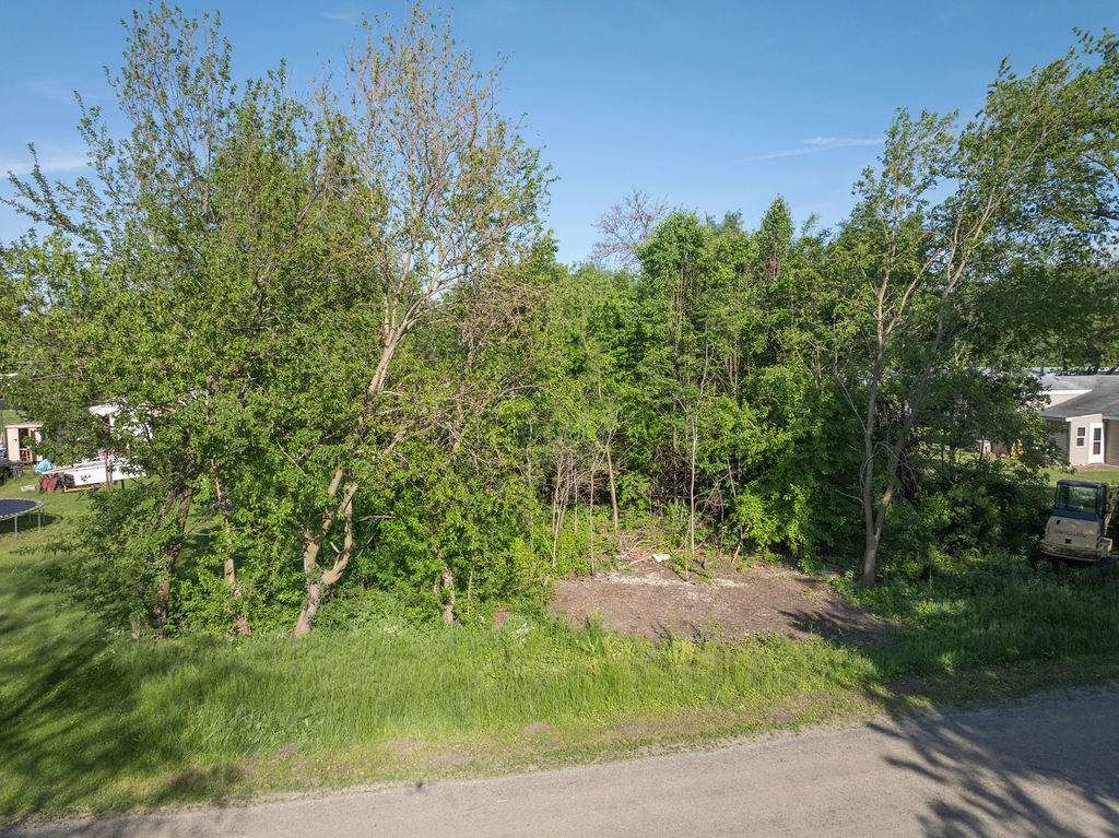146 Robert Drive - Photo 1