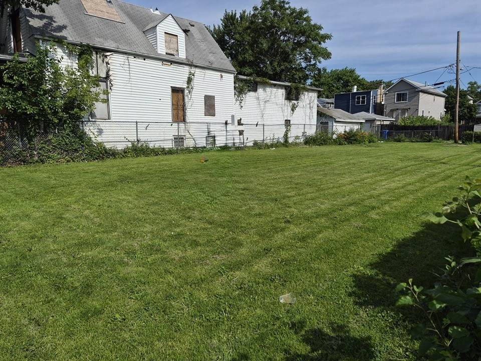 5404 Walton Street - Photo 1