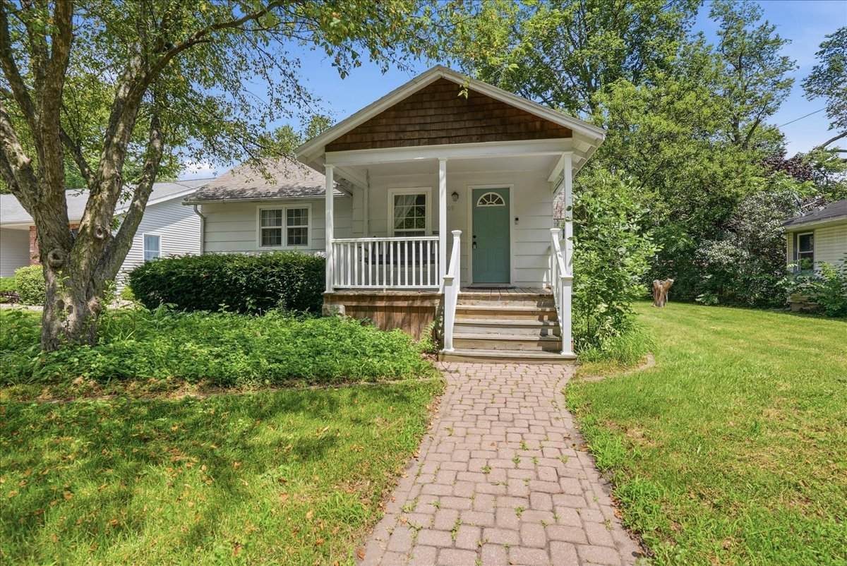 409 1st Street - Photo 1