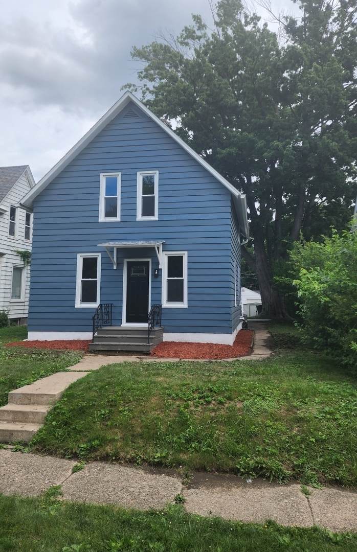 1718 11th Street - Photo 1