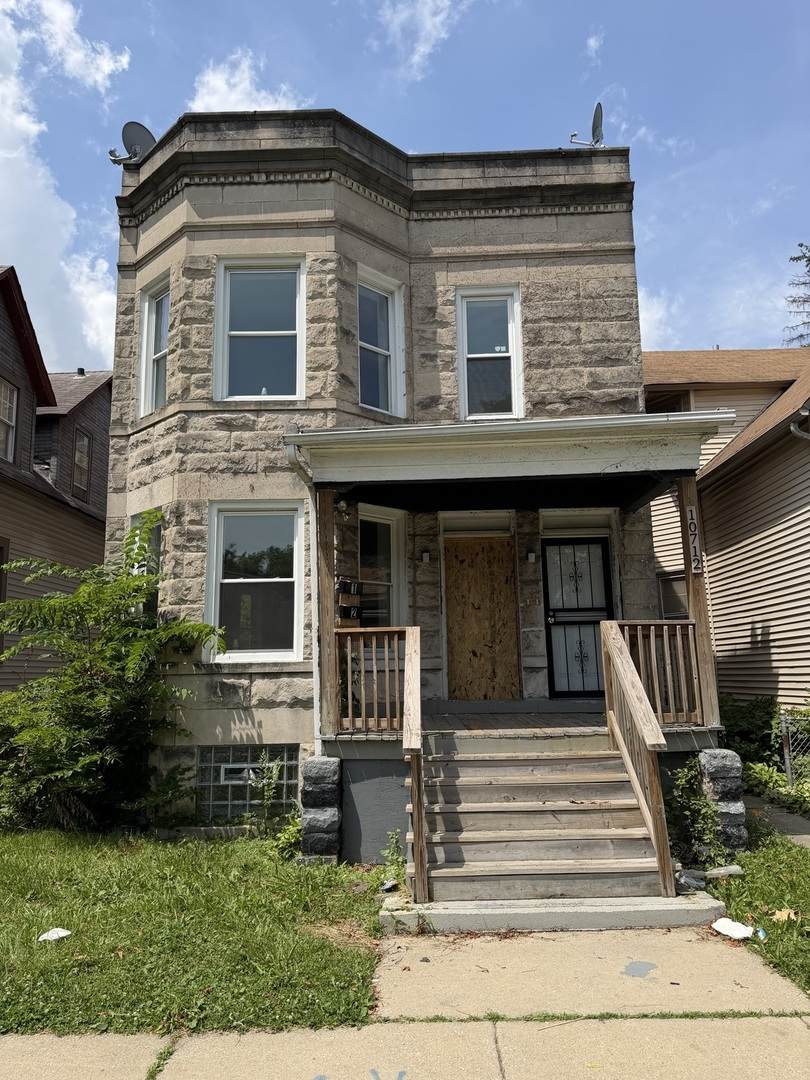 10712 Wabash Avenue - Photo 1