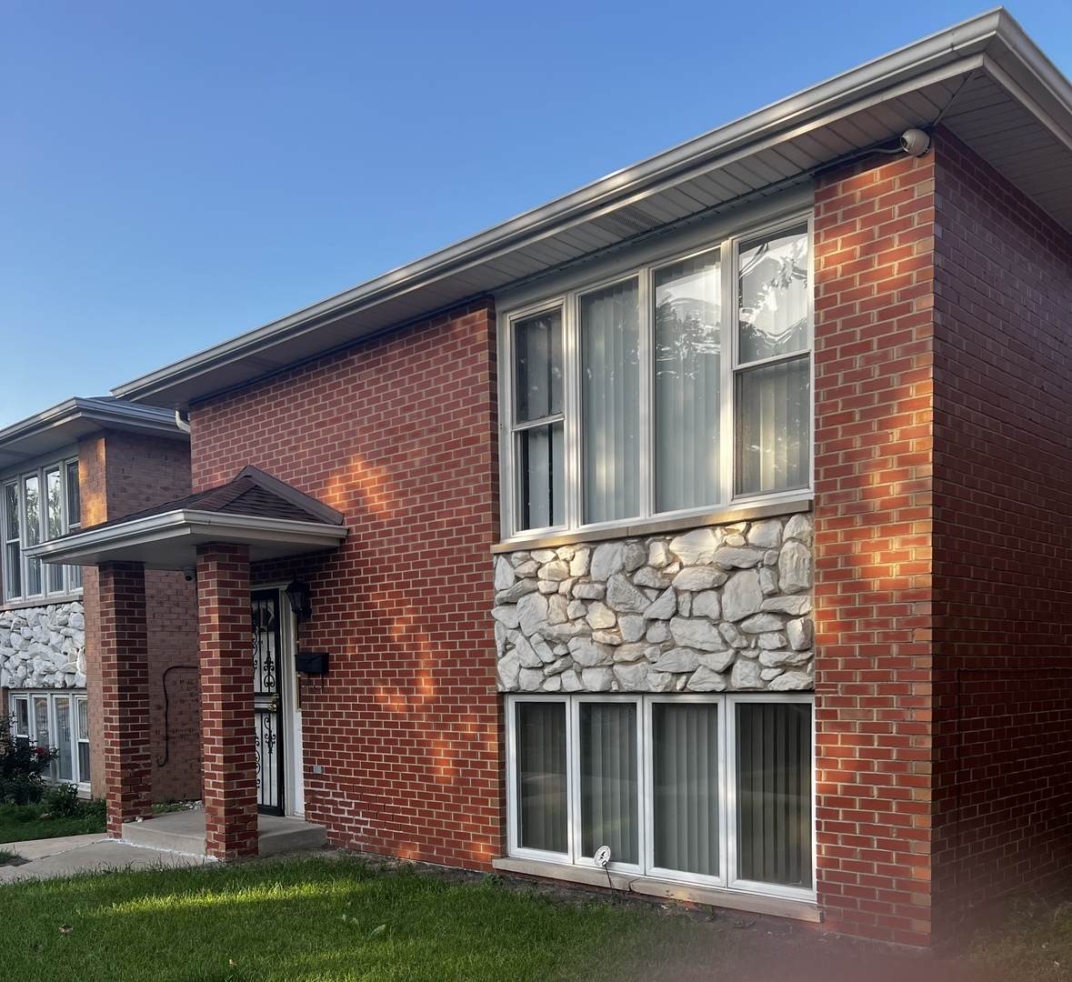 3505 52nd Court - Photo 1
