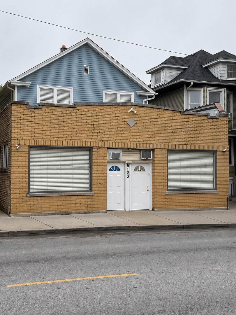 5123 Montrose Avenue - Photo 1