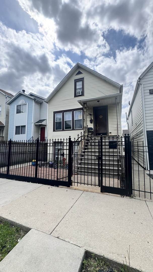 1638 Campbell Avenue - Photo 1
