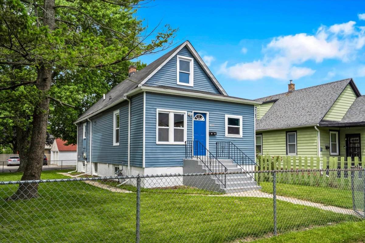 1428 Victoria Avenue - Photo 1