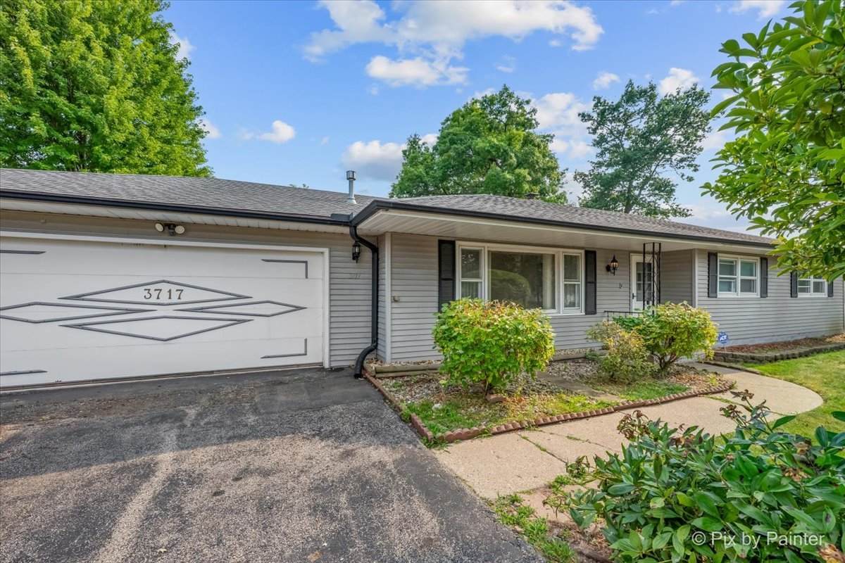 3717 Grandmore Avenue - Photo 1