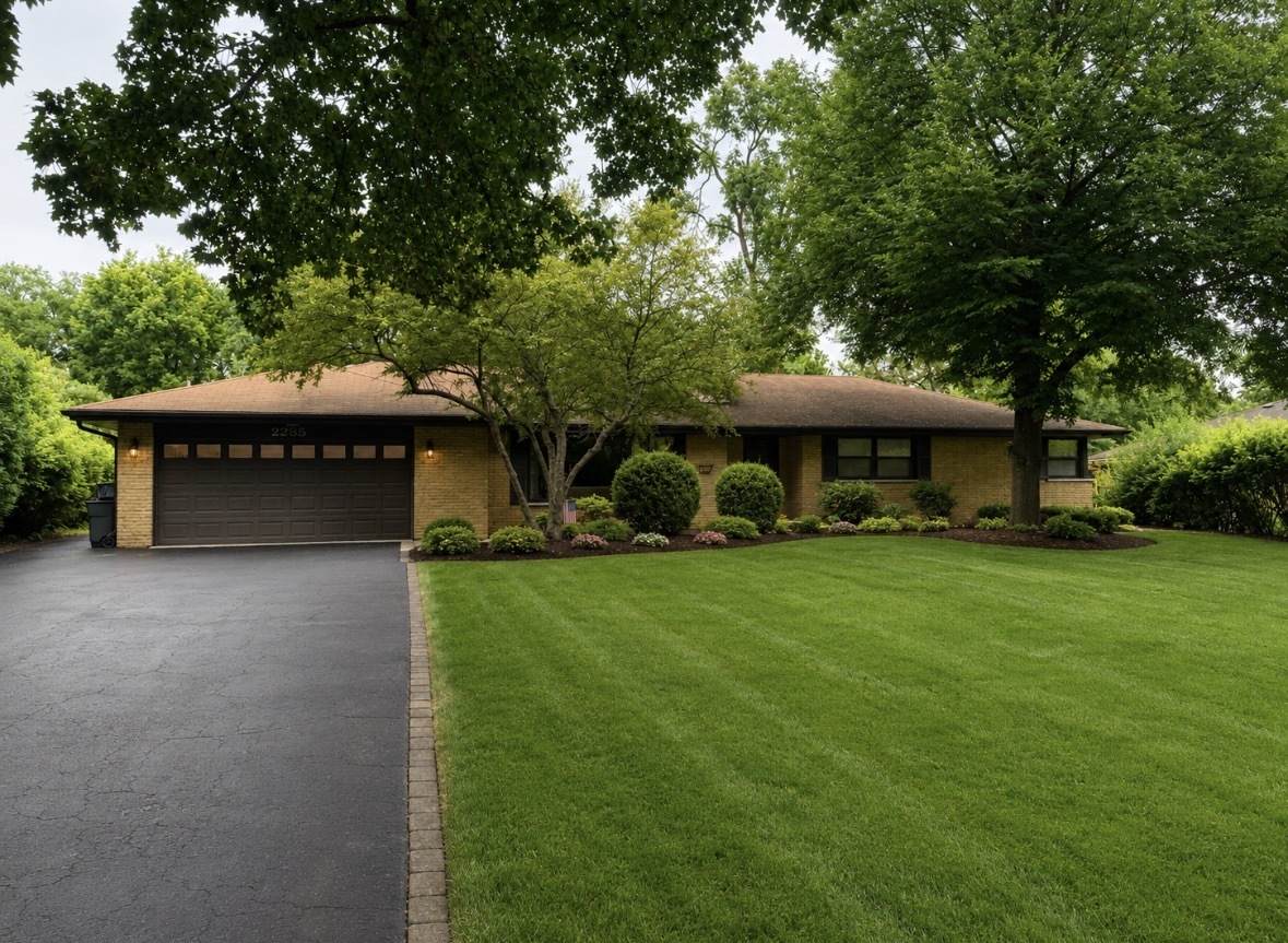 2285 Thorntree Lane - Photo 1