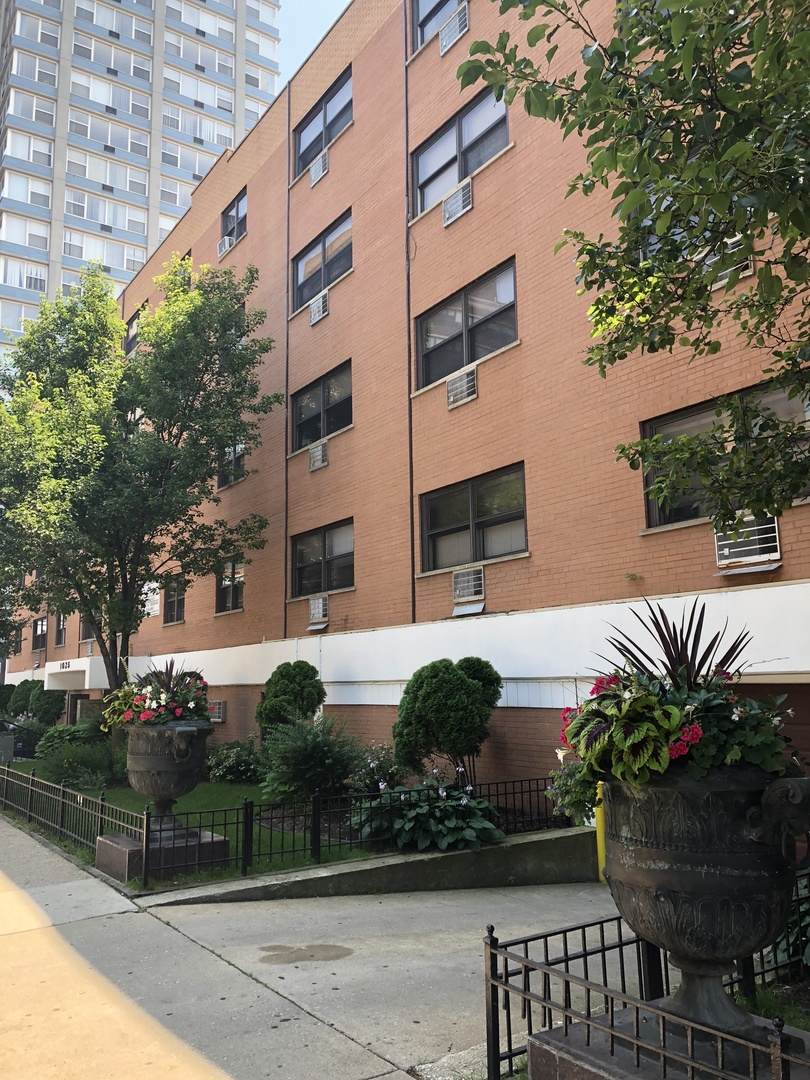 1025 Hollywood Avenue - Photo 1