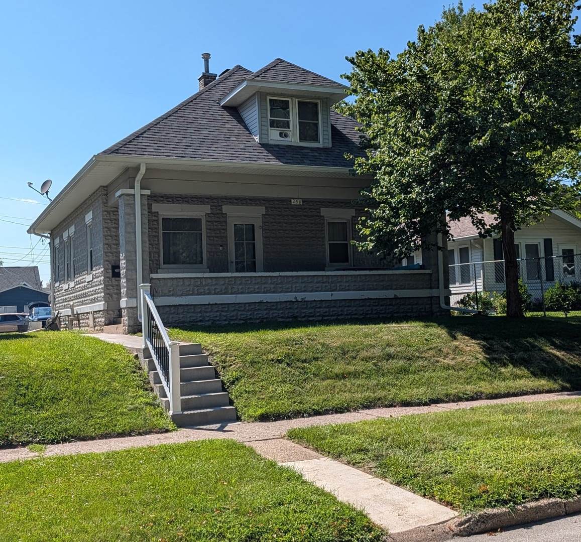258 7th Street - Photo 1