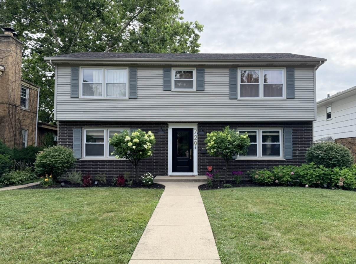 729 Latimer Lane - Photo 1