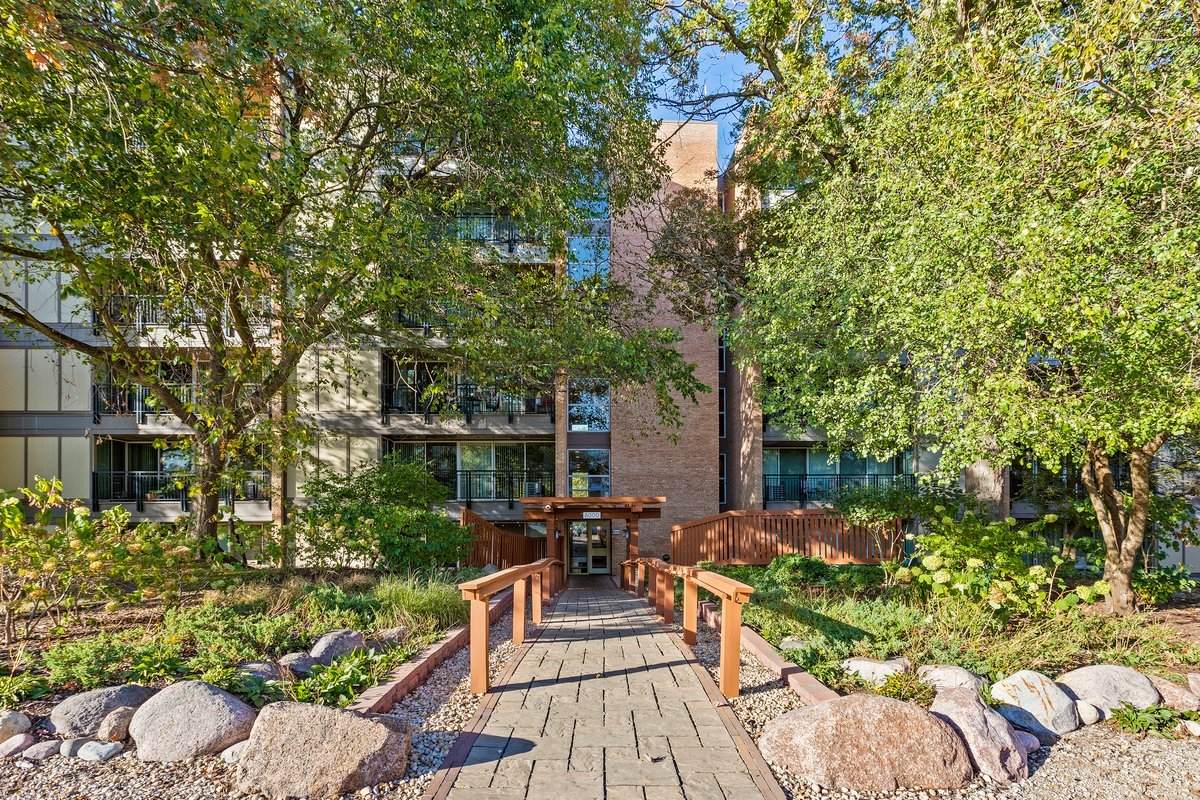 6000 Oakwood Drive - Photo 1