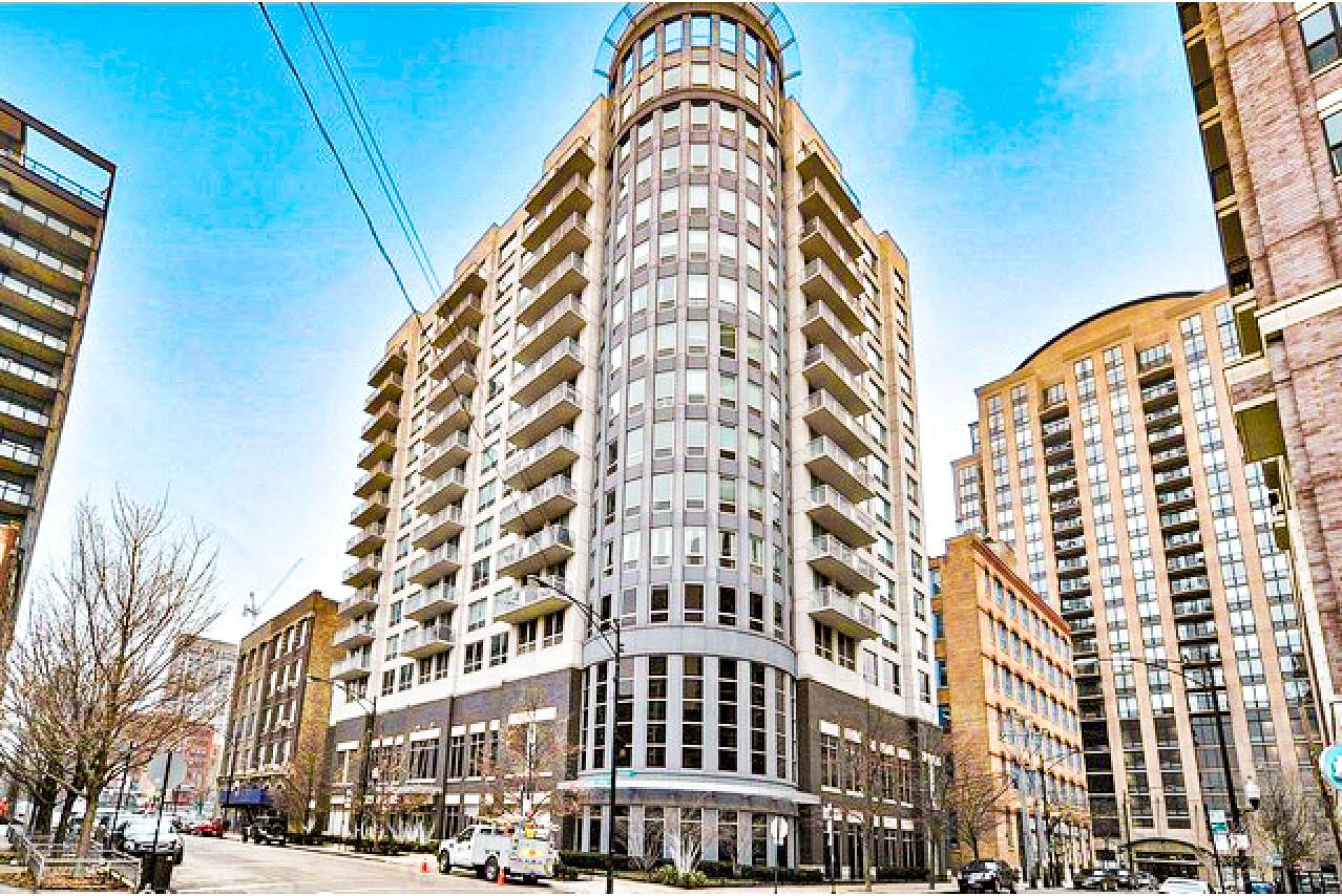 421 Huron Street - Photo 1