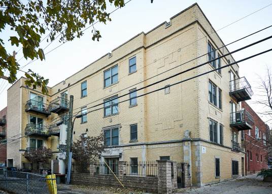 1533 Hollywood Avenue - Photo 1