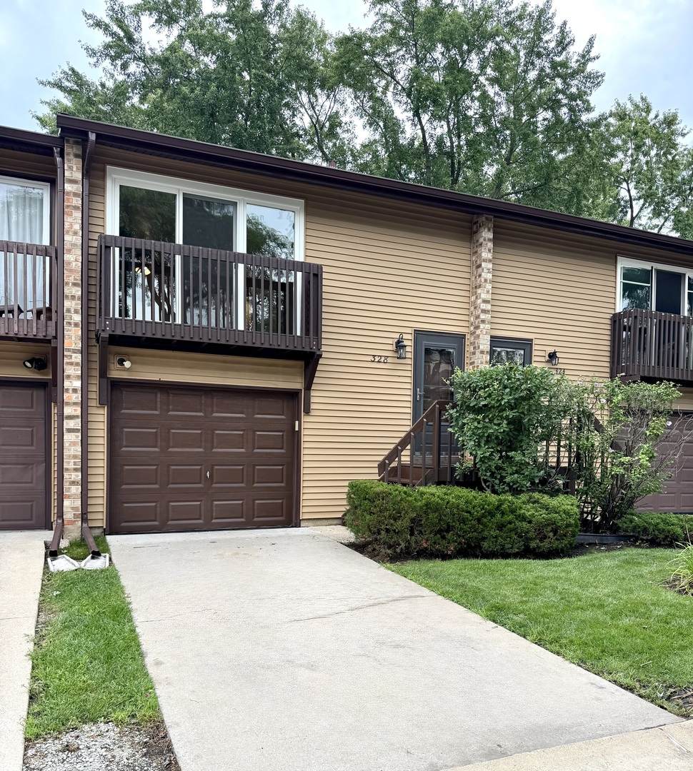 328 Ottawa Drive - Photo 1