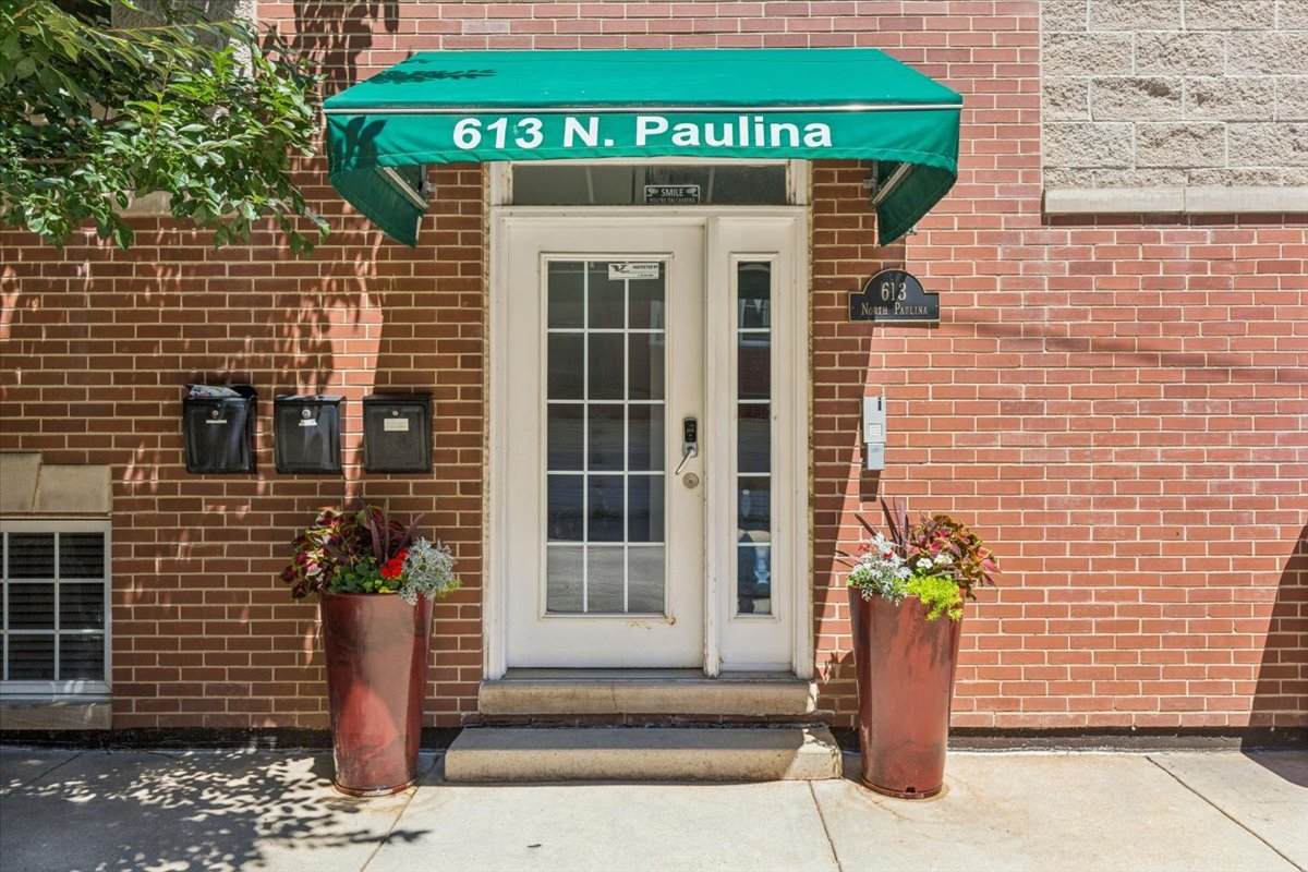 613 Paulina Street - Photo 1