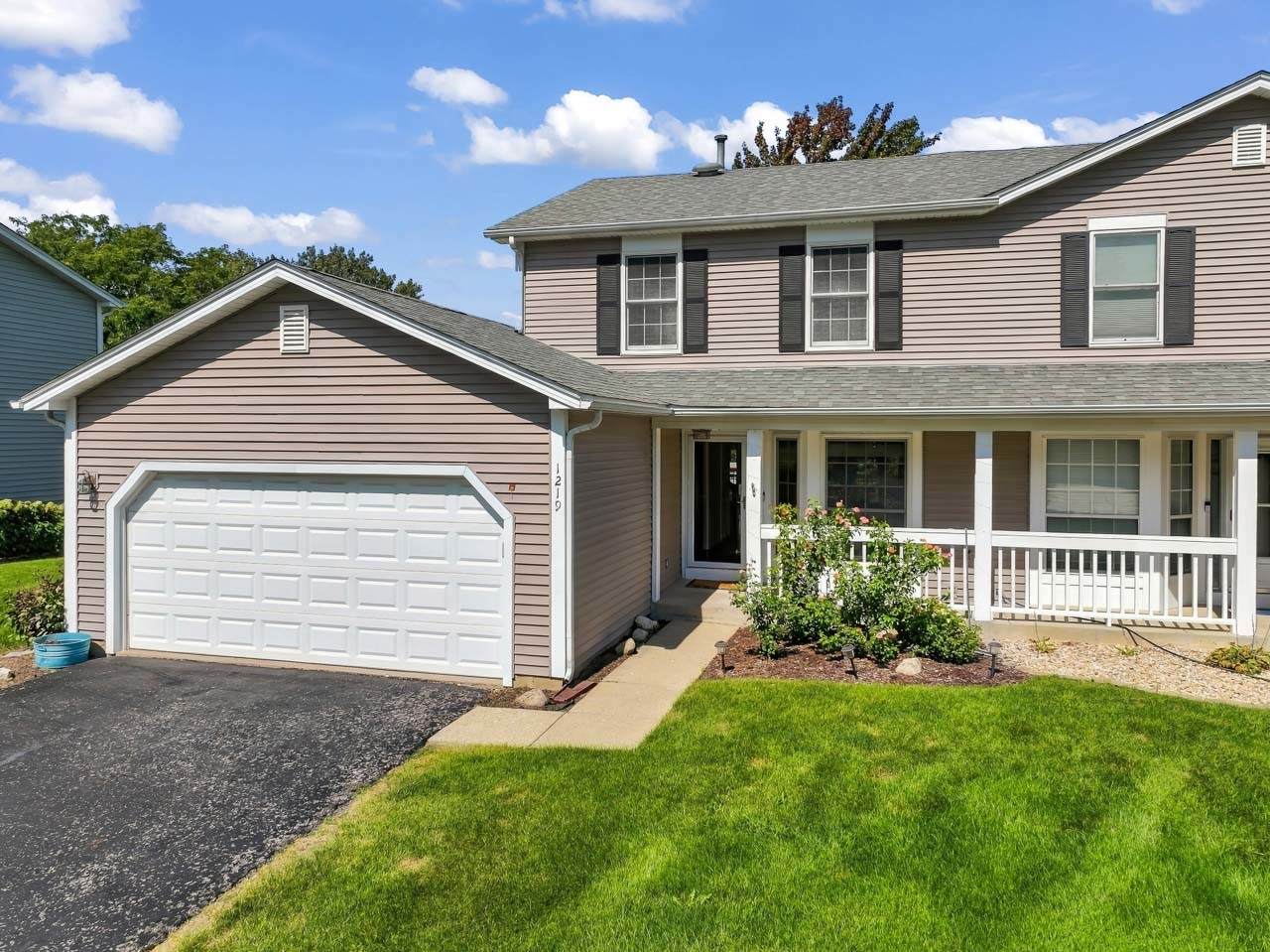 1219 Oak Ridge Drive - Photo 1