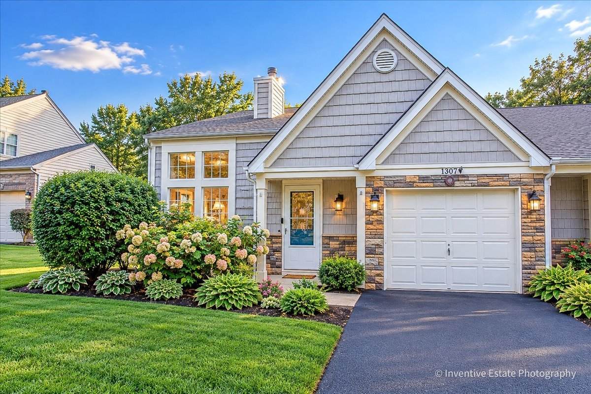 1307 Seabury Circle - Photo 1